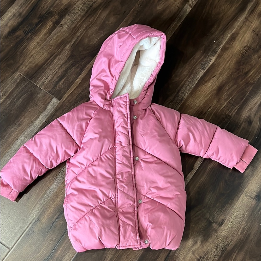 GAP Pink Hooded Toddler Girl Winter Puffer Jacket. 2T